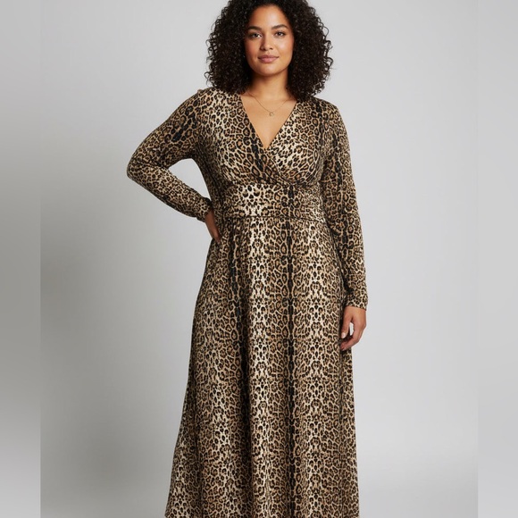 Unkown Dresses & Skirts - Leopard Print Long Sleeve V-Neck Maxi Dress - Tan/Black